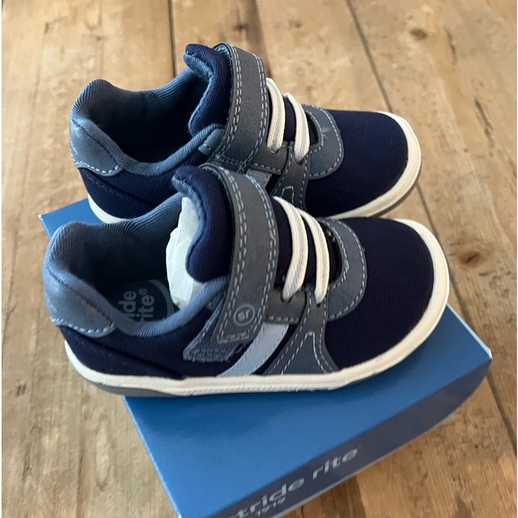 Stride Rite Other - NWT 5M toddler boy Stride Rite sneakers